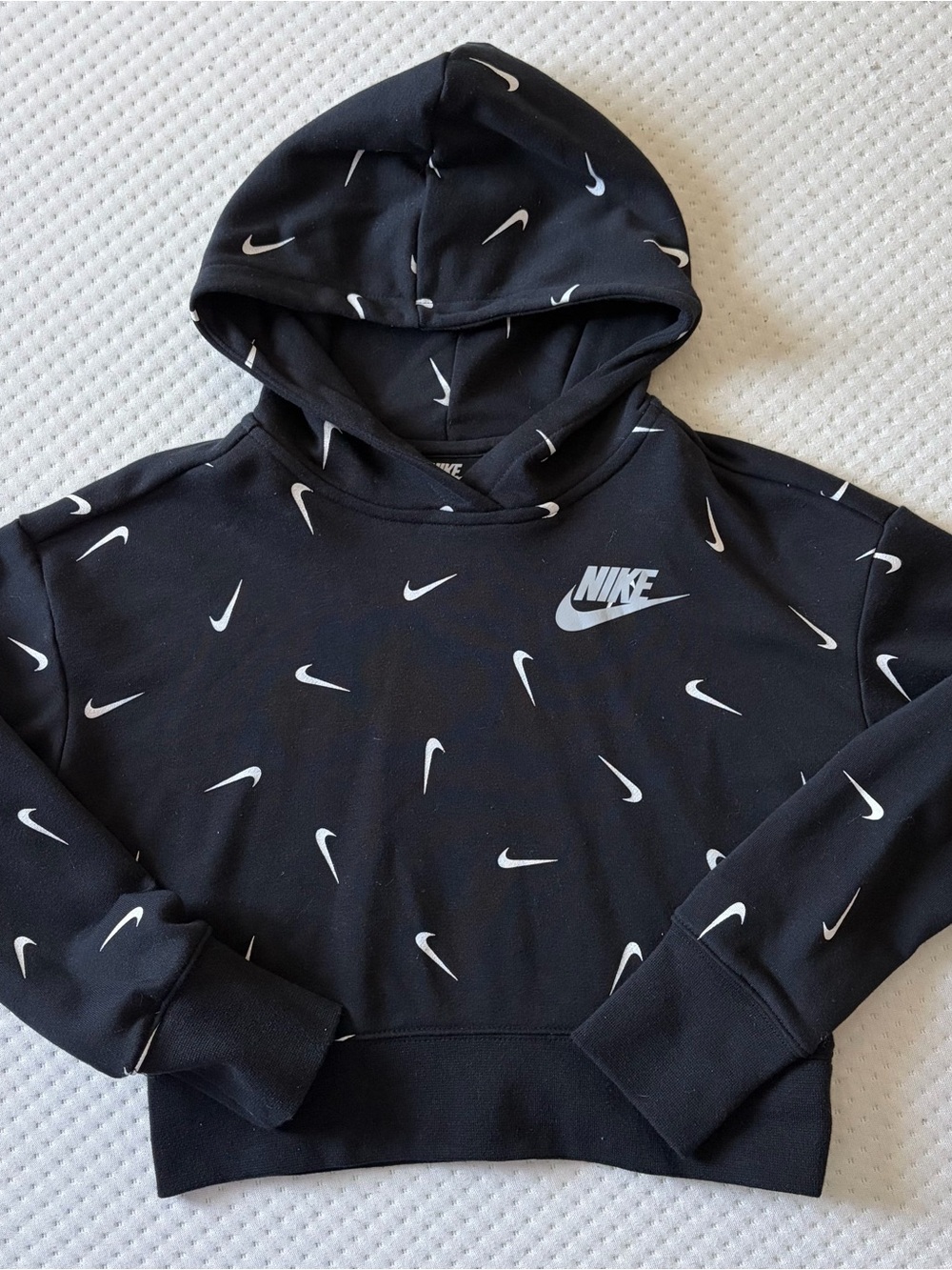 Nike Girls Hoodie Size M Black White All Over Swoosh Pullover NWT Crop Top Fit